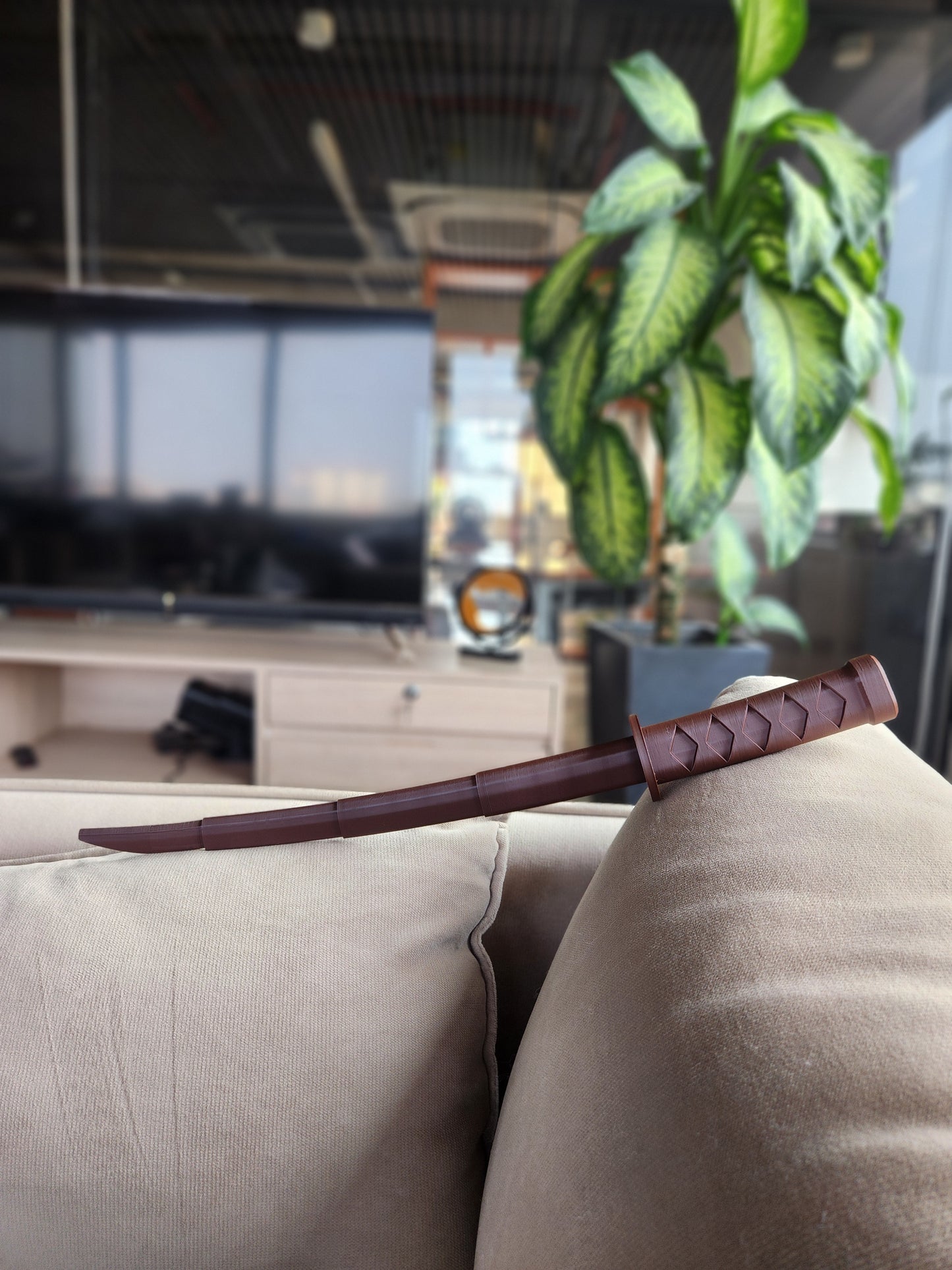 Expandable Katana Sword – Samurai Style Collectible Toy