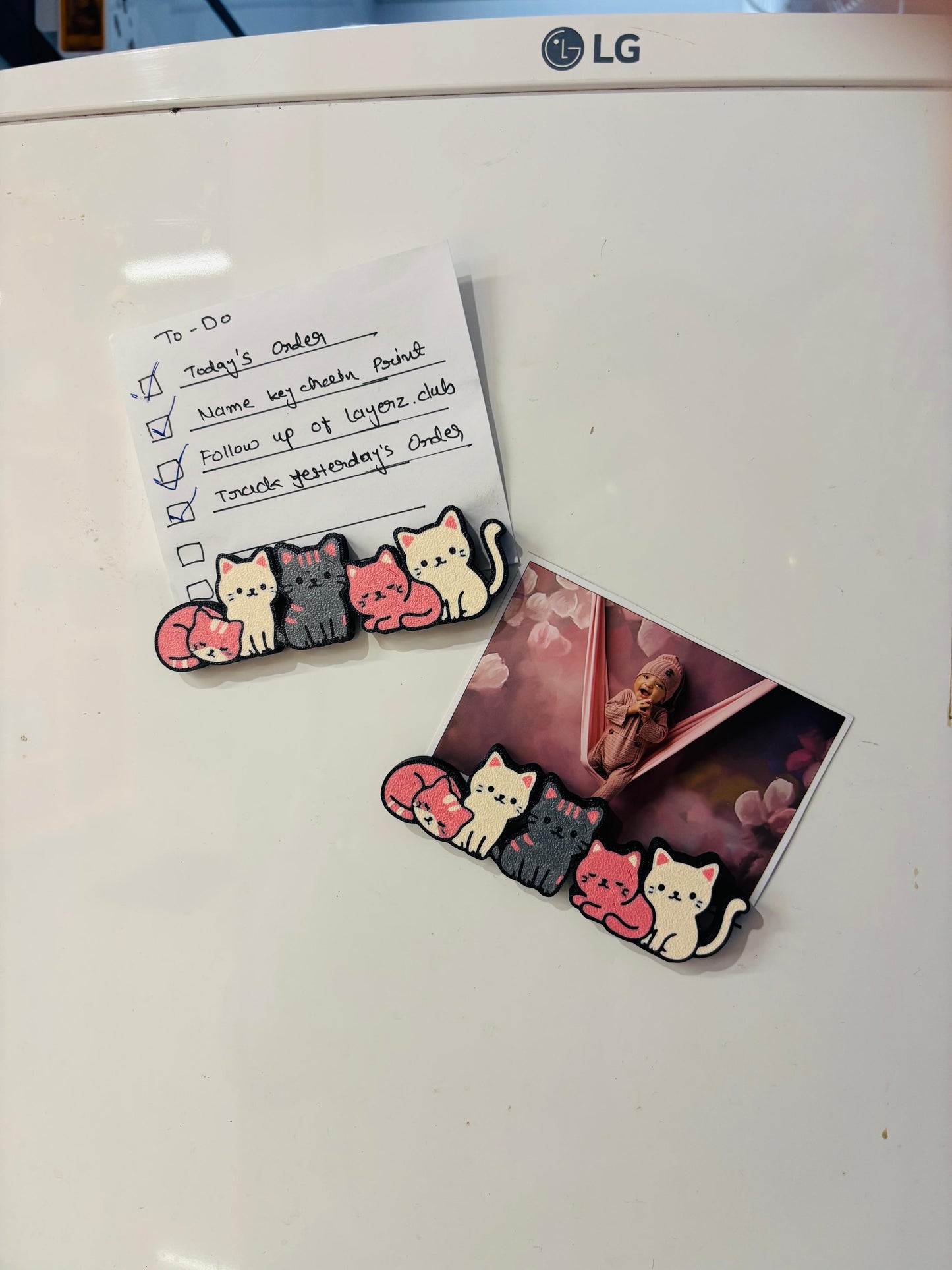 Cute Fridge Magnet – Photo & Note Holder